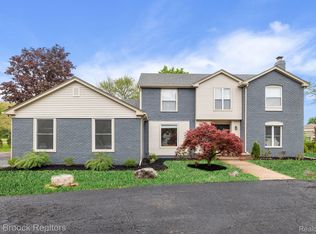 4573 Ranch Ln, Bloomfield Hills, MI 48302