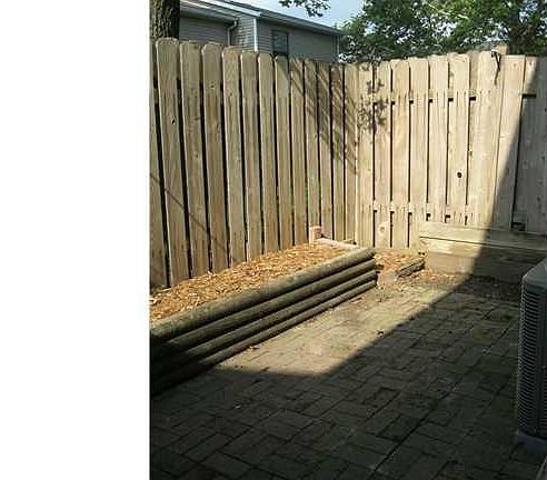 2nd image of 870 Upholland Ln