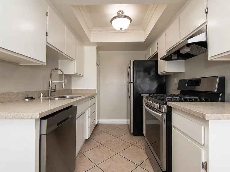 1621 Federal Ave #9 — Photo 5
