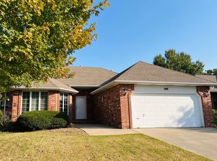 2007 E Cherryvale St, Springfield, MO 65804