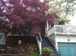 137 N 74th St, Seattle, WA 98103