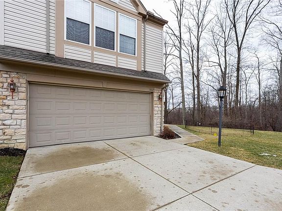 3rd image of 302 Bucknell Ct