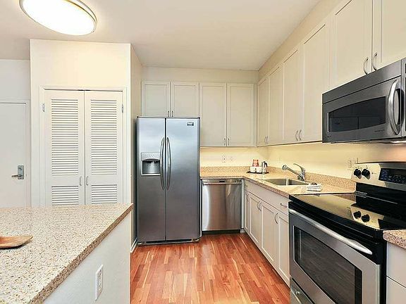 4th image of 300 E 62nd St APT 1104