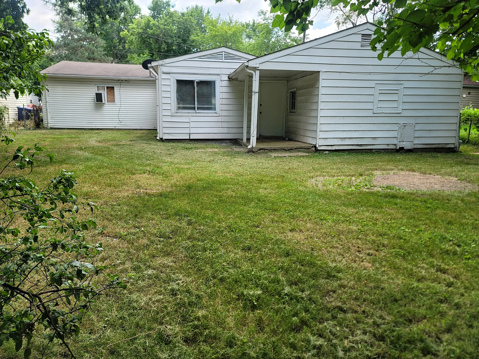3 bed, 1112 sqft, $1,795 — Photo 3