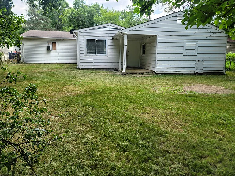 1413 Plaza Pl — Photo 3