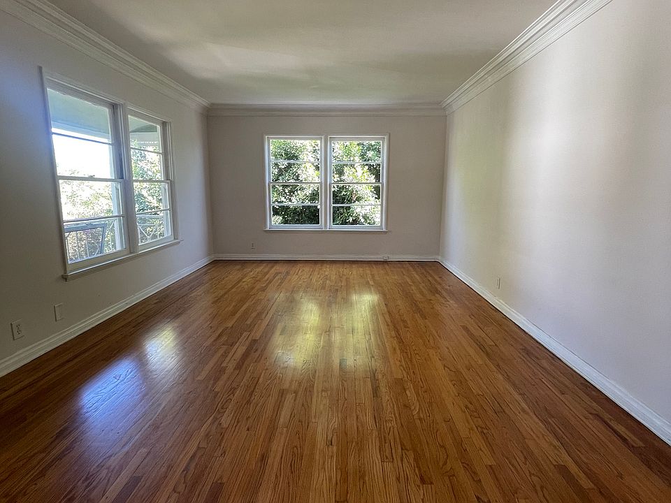 1st image of 1955 Palmerston Pl