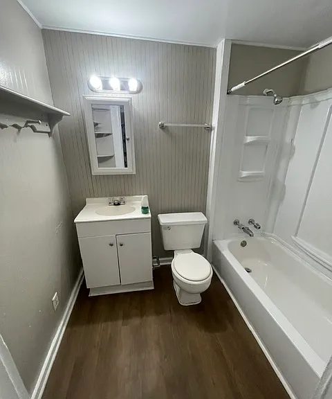 3652 Faxon Ave — Photo 14