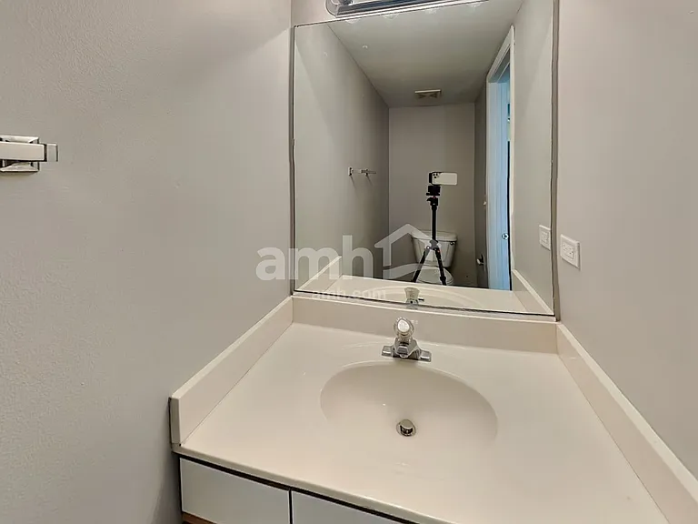 2415 Sisters Ct — Photo 10