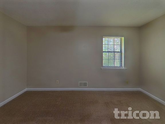 5th image of 208 Glenloch Ct