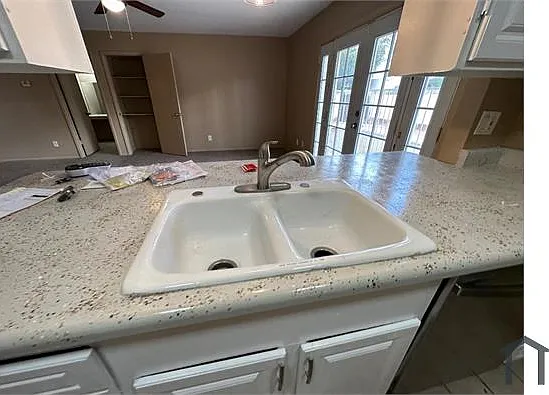 4 bed, 1904 sqft, $4,888 — Photo 1