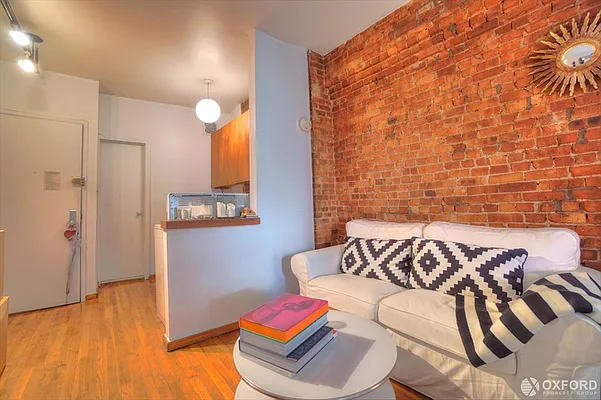 Rented by Oxford Property Group | media 18