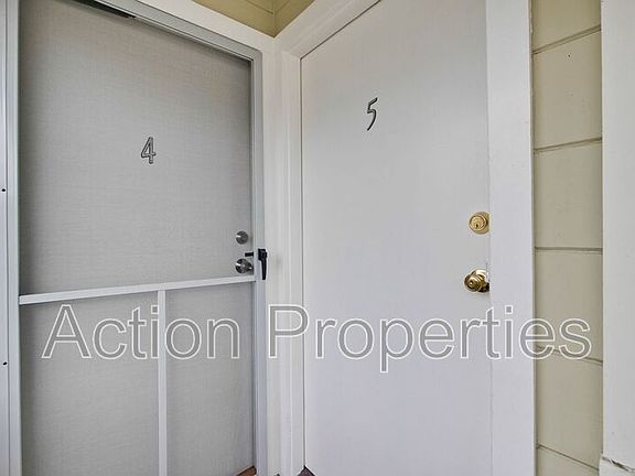 3rd image of 366 & 372 Camille Ct #366-5