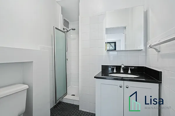 Rented by Lisa Management Inc | media 4