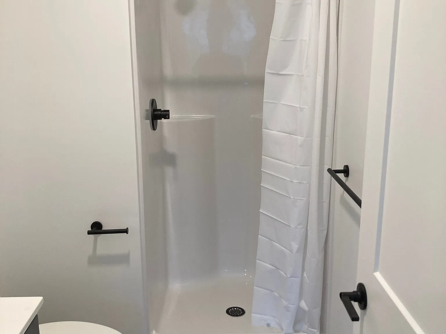 Studio, 386 sqft, $1,040 — Photo 4