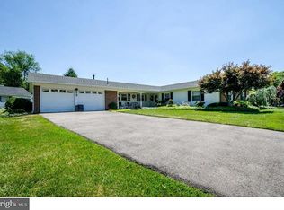 53 Twilight Ln, Willingboro, NJ 08046