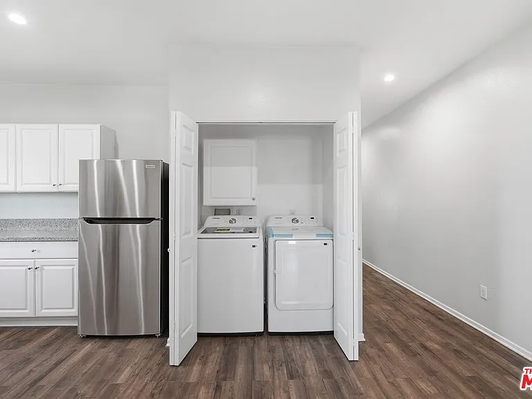 171 E 35th St #173-1/2 — Photo 3