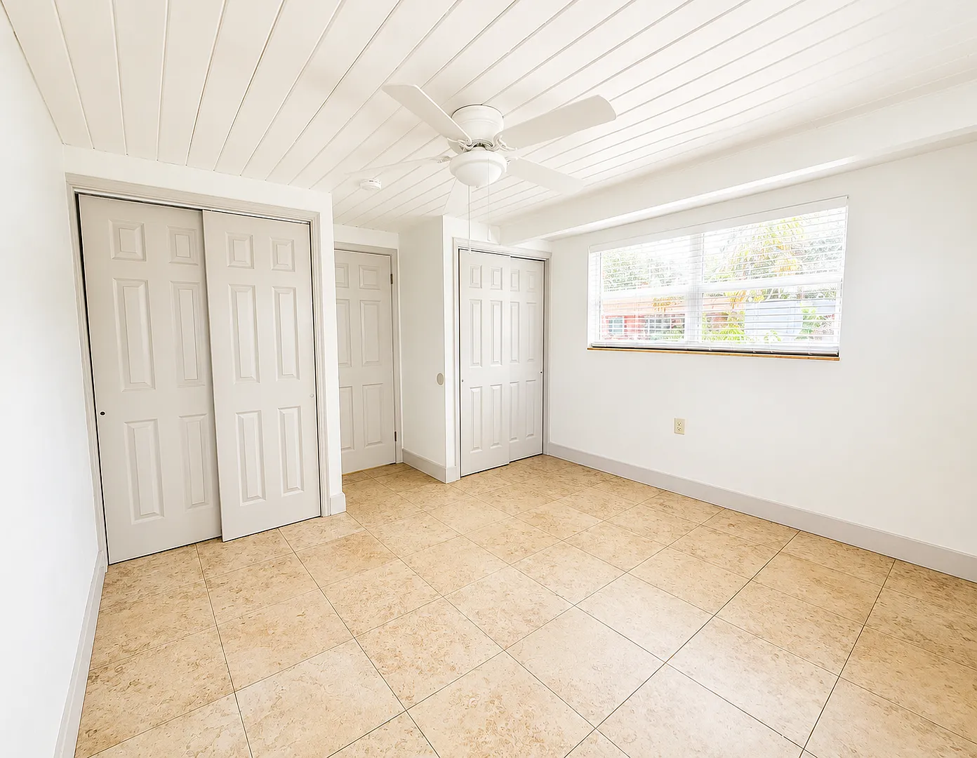 3 bedroom 2 bathroom - Water Included-Available now — Photo 4
