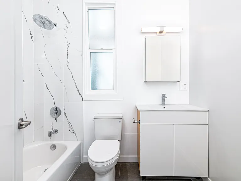 1555 Hyde St #5 — Photo 13