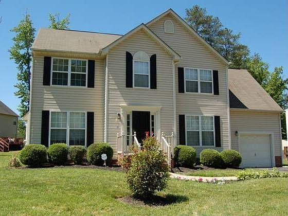 2nd image of 916 Wheelwood Way