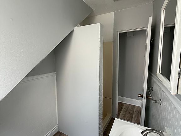 5th image of 50 Franklin Ave Floor 3