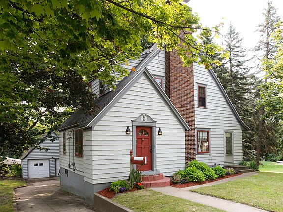 2nd image of 31 Kelley Ave