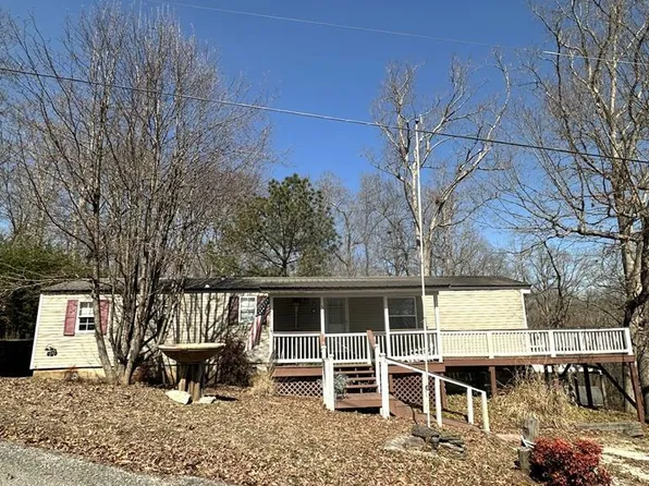 561 River Oaks Dr, Springville, TN 38256