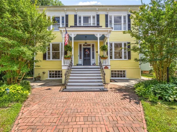 544 High St, Petersburg, VA 23803