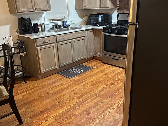 4th image of 8624 S Maryland Ave APT 1