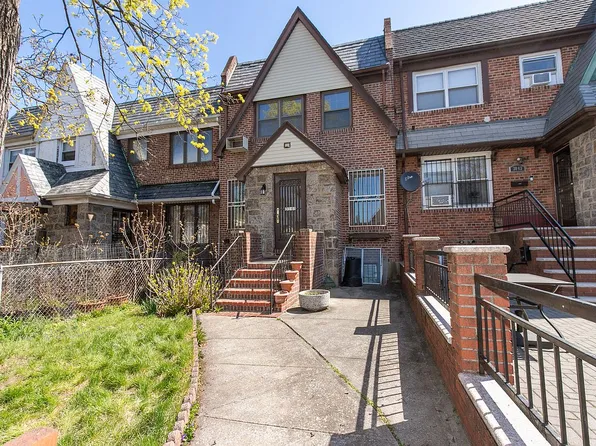 3061 88th St, East Elmhurst, NY 11369