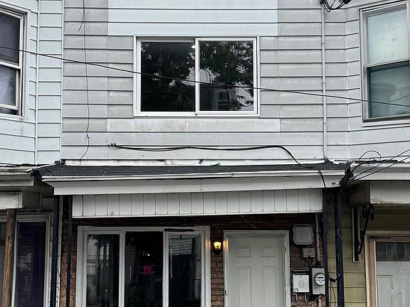 2nd image of 38 S 10th St