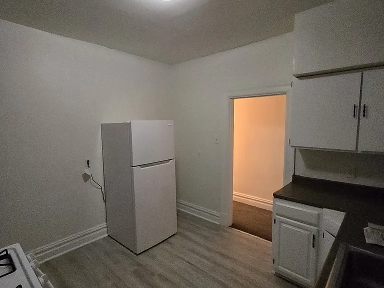 2841 Centre Ave #7 — Photo 3