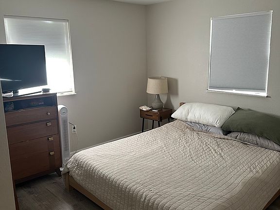 4th image of 16 Singletree Ln