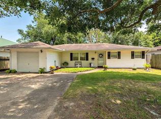6934 Hansen Blvd, Groves, TX 77619
