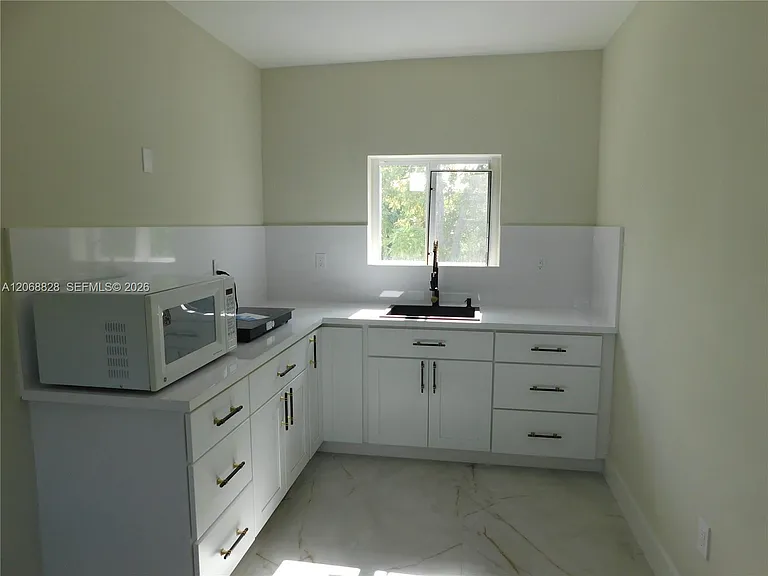 1851 NW 32nd Ave #B31 — Photo 15