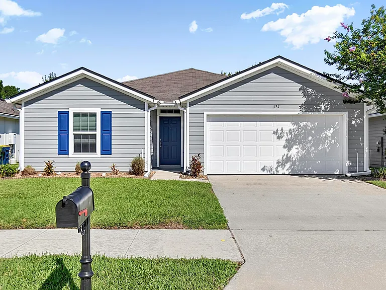 137 Fairway Ct — Photo 1