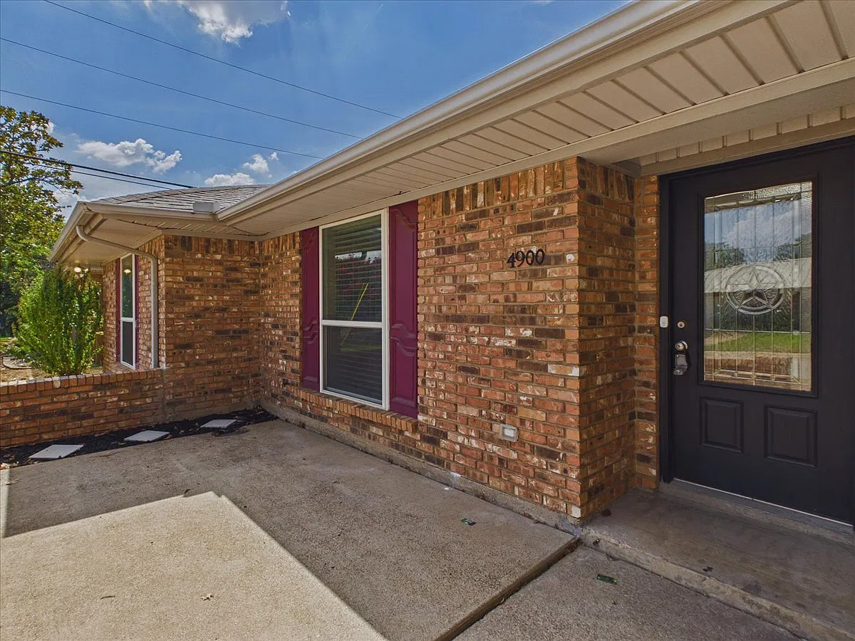 3 bed, 1661 sqft, $2,150 — Photo 2