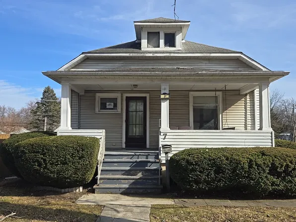 7 N State St, Glenwood, IL 60425