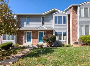 207 King Dr, Saint Charles, MO 63303