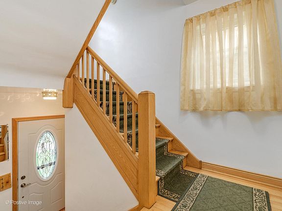 3rd image of 5239 W Warwick Ave