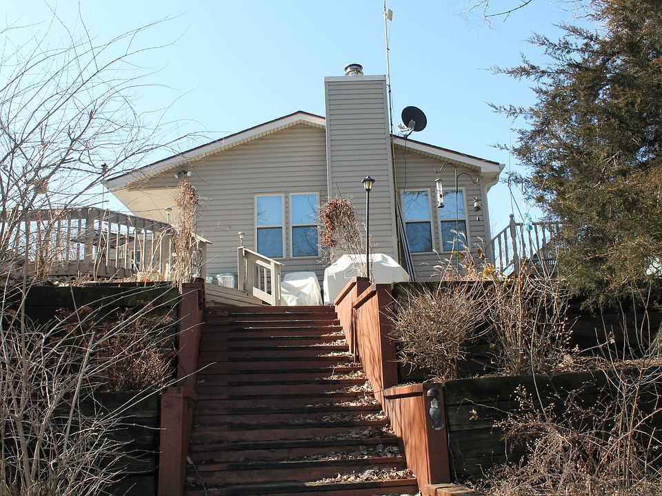 1st image of 23 Lakeshore Dr