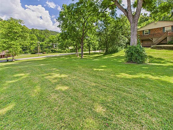 3rd image of 233 County Road 59
