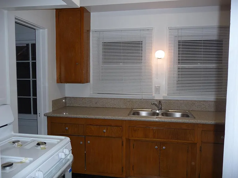 324 S Coronado St — Photo 30