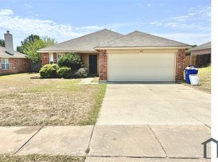 805 Edgehill Rd, Burleson, TX 76028