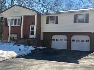 7 Arrow Ln, New City, NY 10956