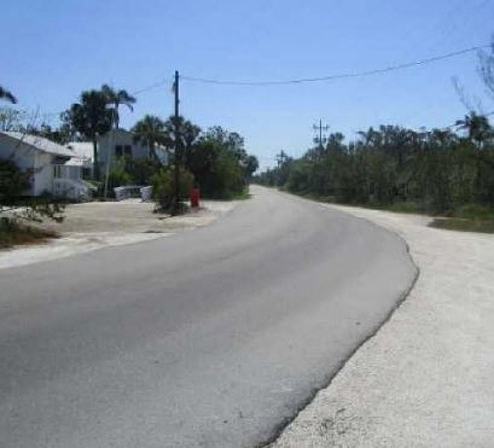 Exterior Neighborhood (street photo)