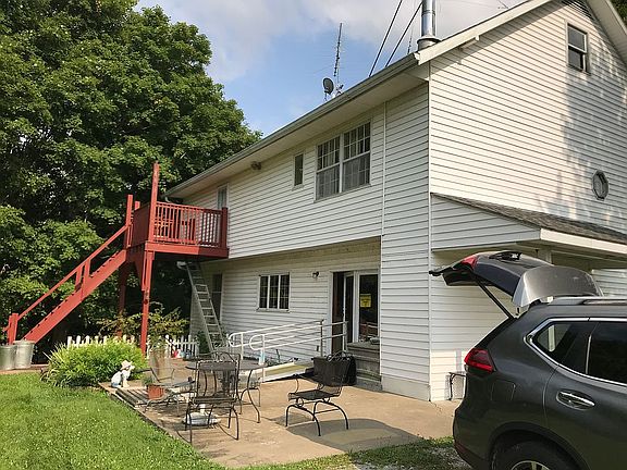 Outside entry from 2nd floor