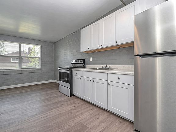 4th image of 850 N Redwood Rd APT 1-4