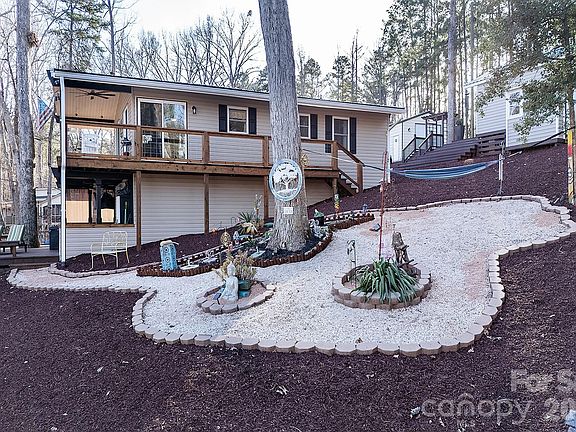 2nd image of 512 Deerfield Rd