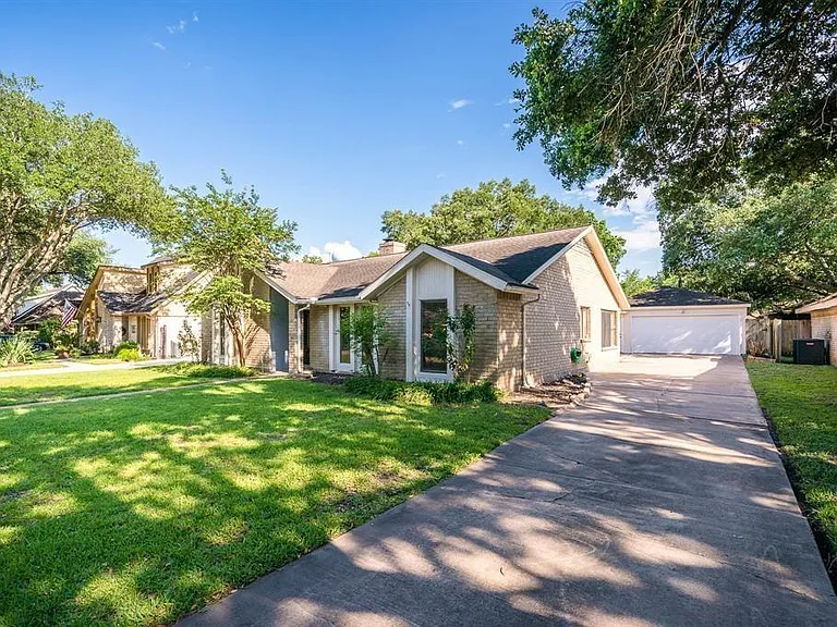 21203 Park Brook Dr — Photo 3