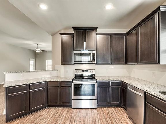 2nd image of 5317 Persimmon Dr
